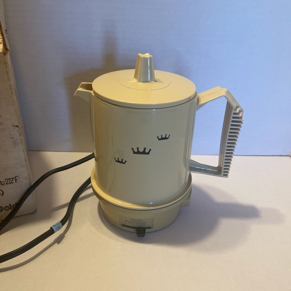 Vintage Regal harvest gold Electric Insta Hot pot